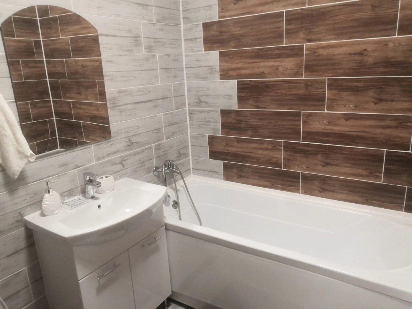 Квартира 2хкомнатная квартира в новом ж/к с видом на пруд