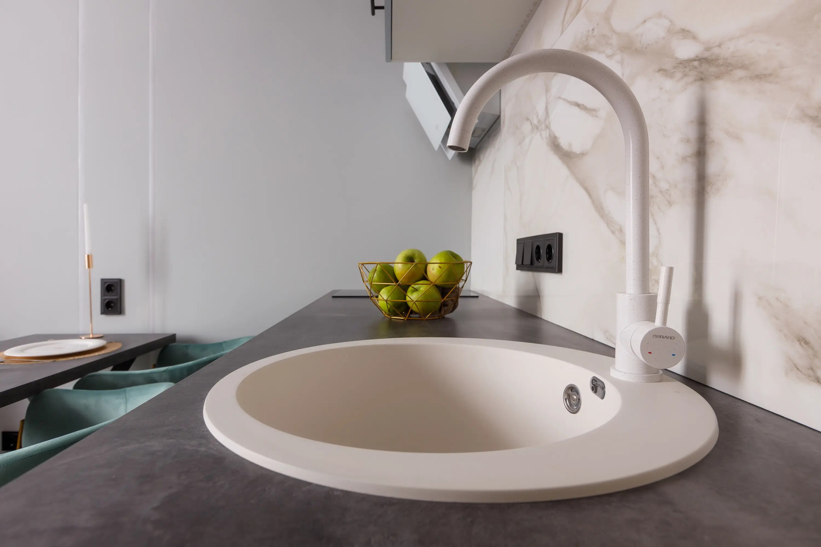 Апартаменты с Дизайнерским Ремонтом в Отличной Локации