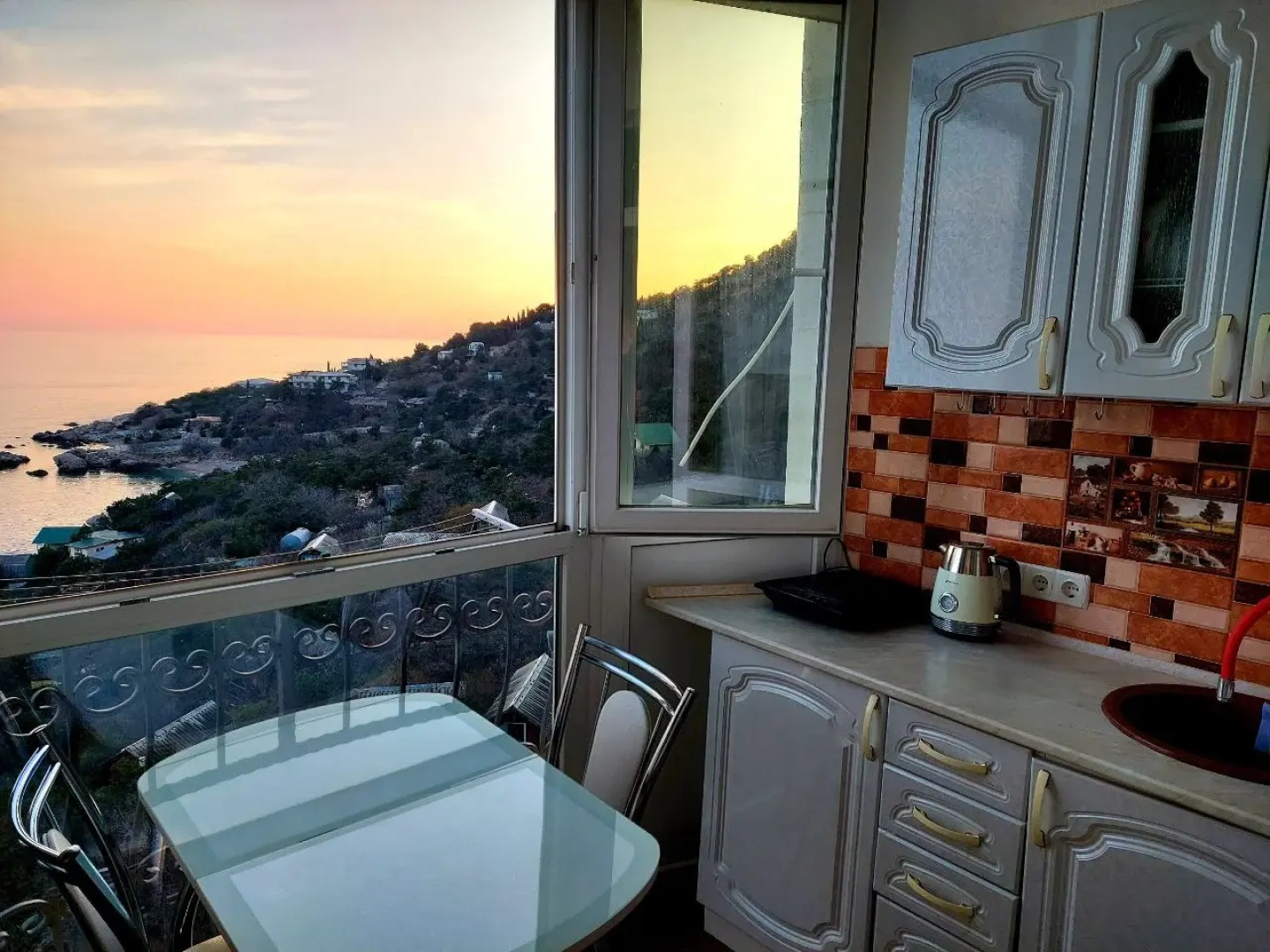 Апартаменты Лазурный Батилиман с видом на море пляж близко