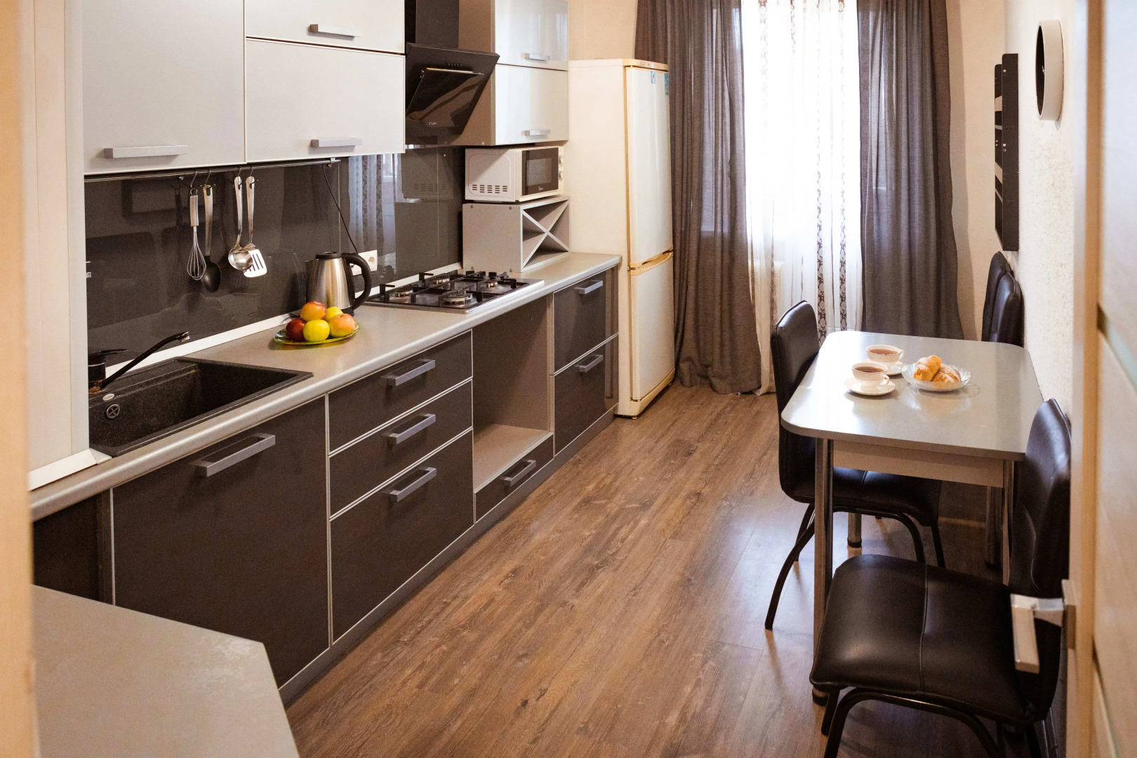 Апартаменты двухкомнатные на Варейкиса 42