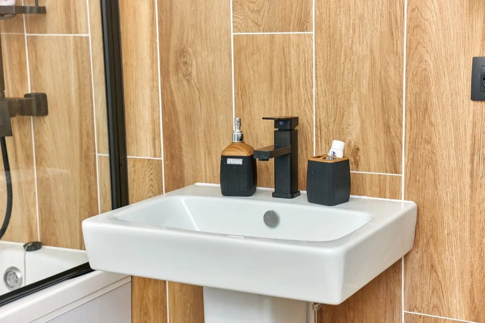 Квартира Студия в новом доме ЖК Премьер, самый центр города у Гипермаркет Семья по адресу Николая Островского 52 на 4 человек