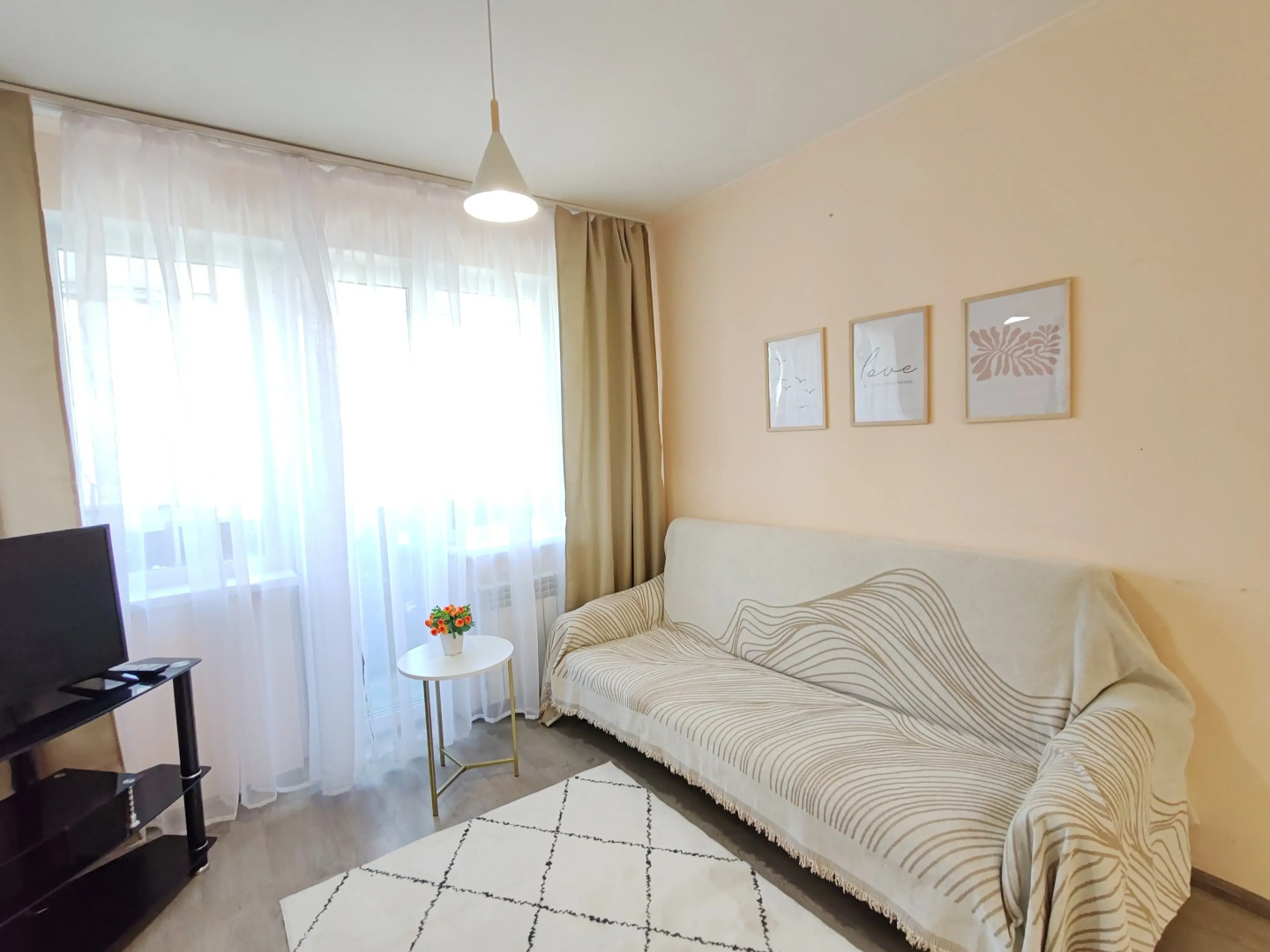 Апартаменты 2-комнатная квартира 8-я Радиальная ул 10