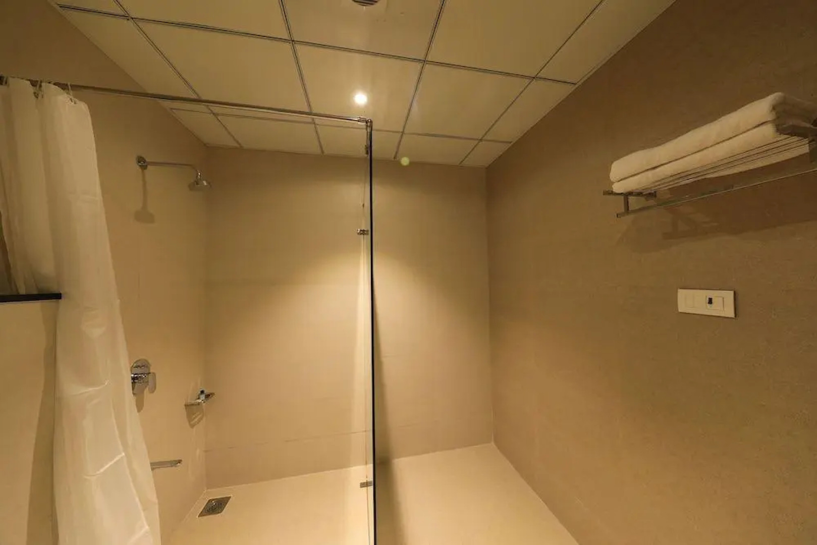 Отель The Byke Suraj Club