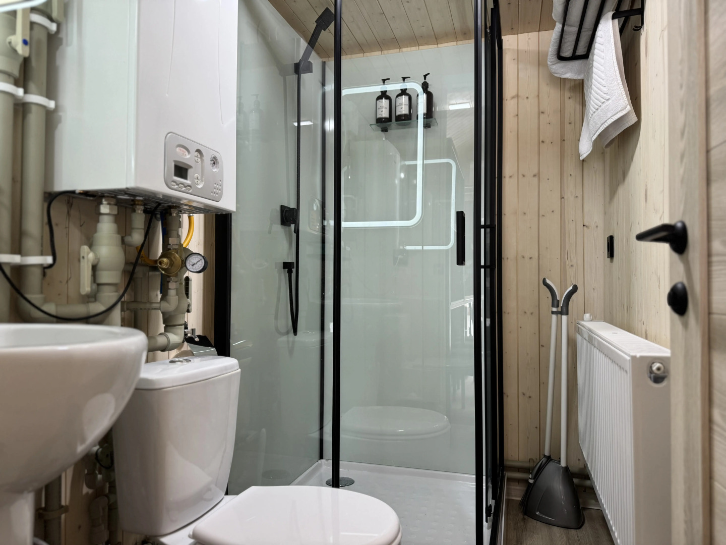 Частный дом с видом на Кавказский хребет