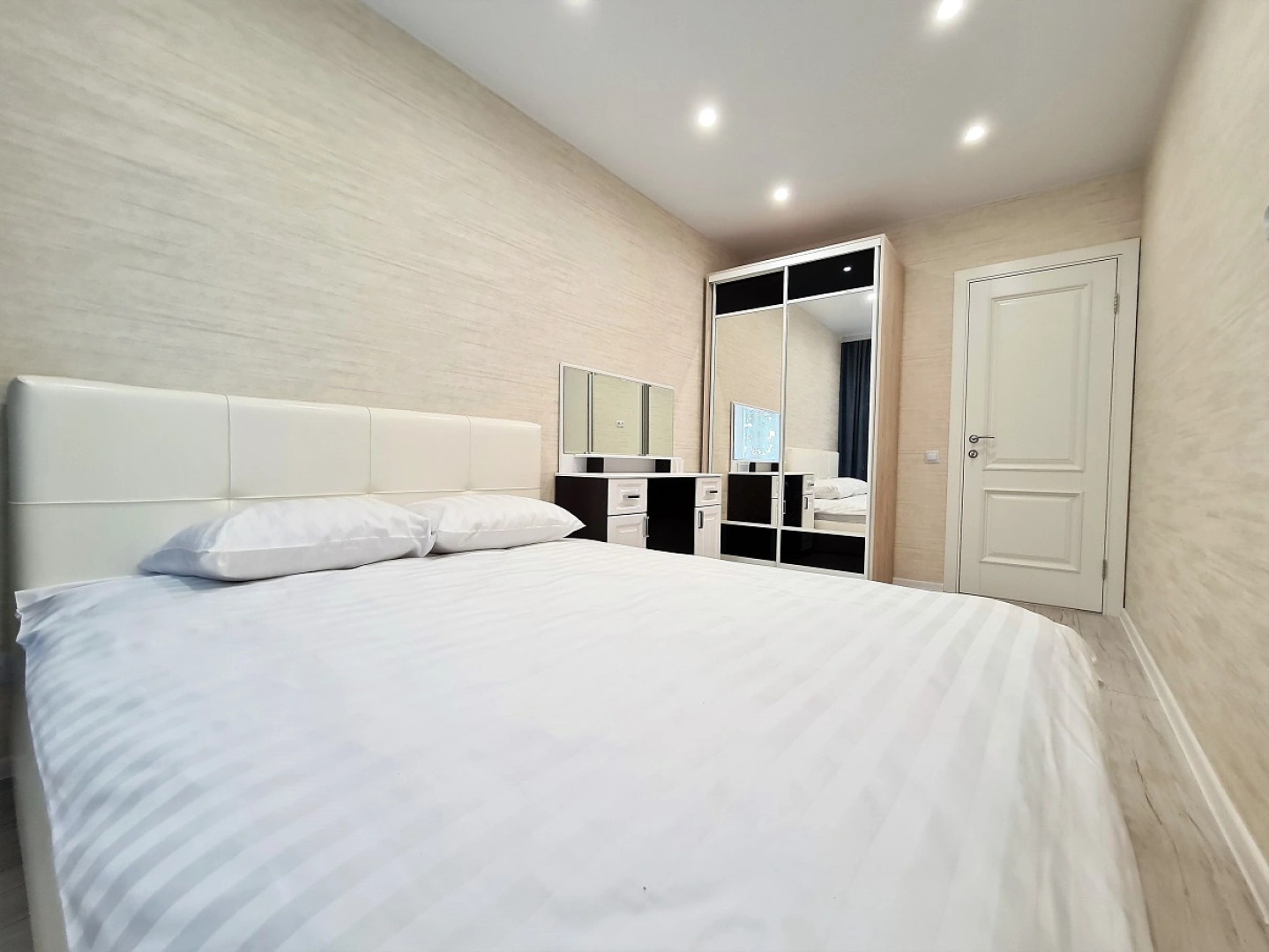 Апартаменты на Романова 4