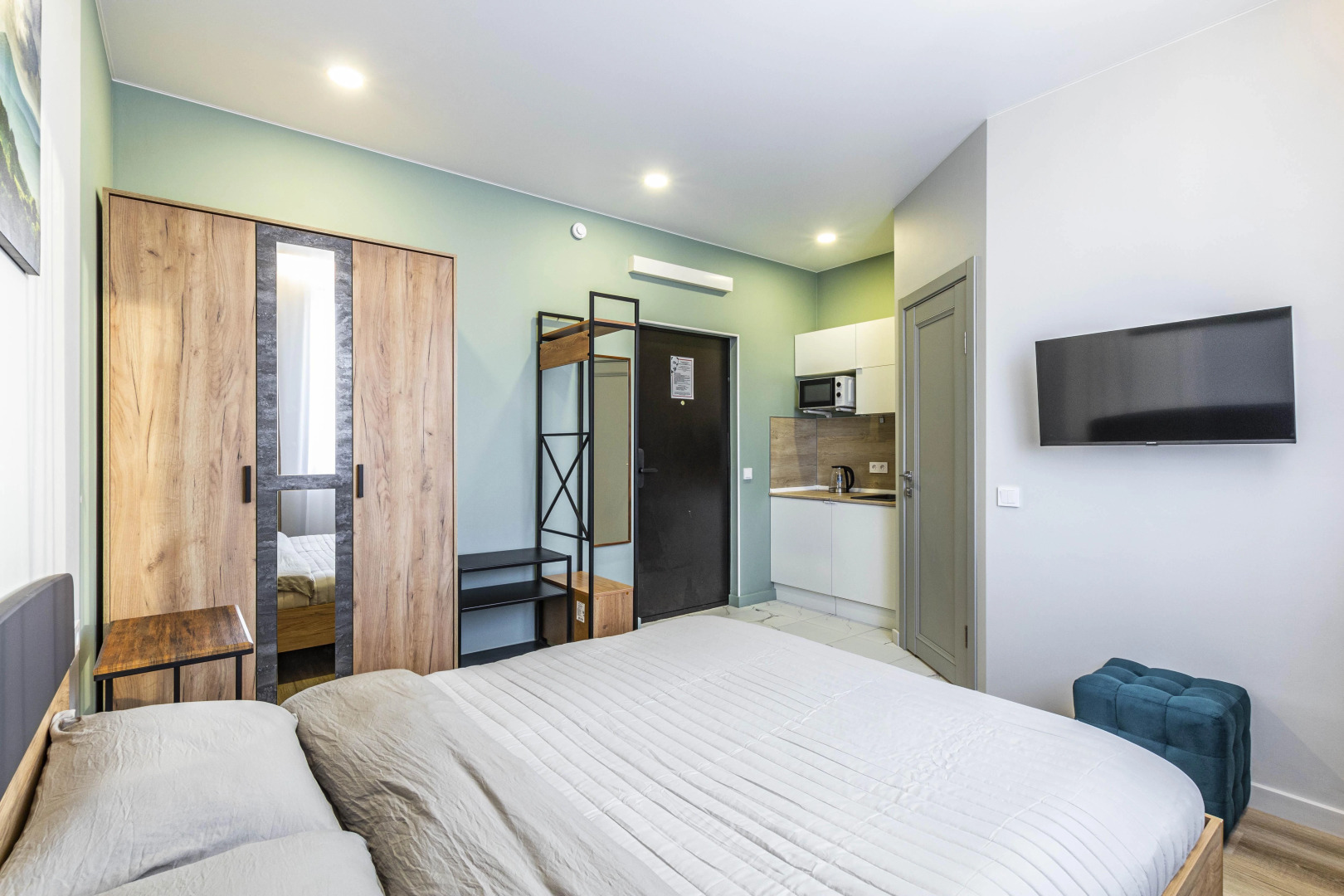 Квартира -студия Декабристов 20