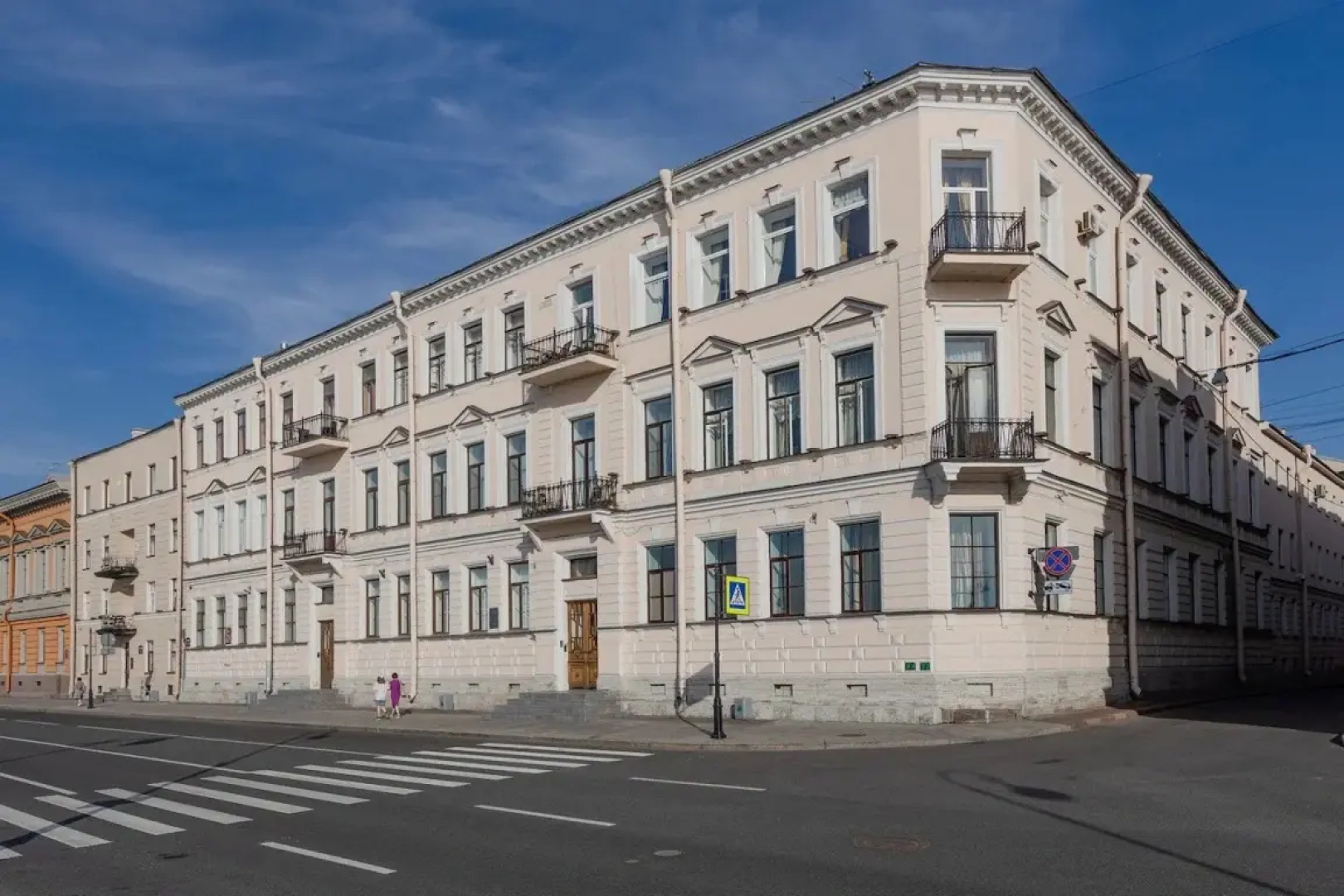 Апартаменты a.m. Rooms Neva River View (Angliyskaya Naberezhnaya)