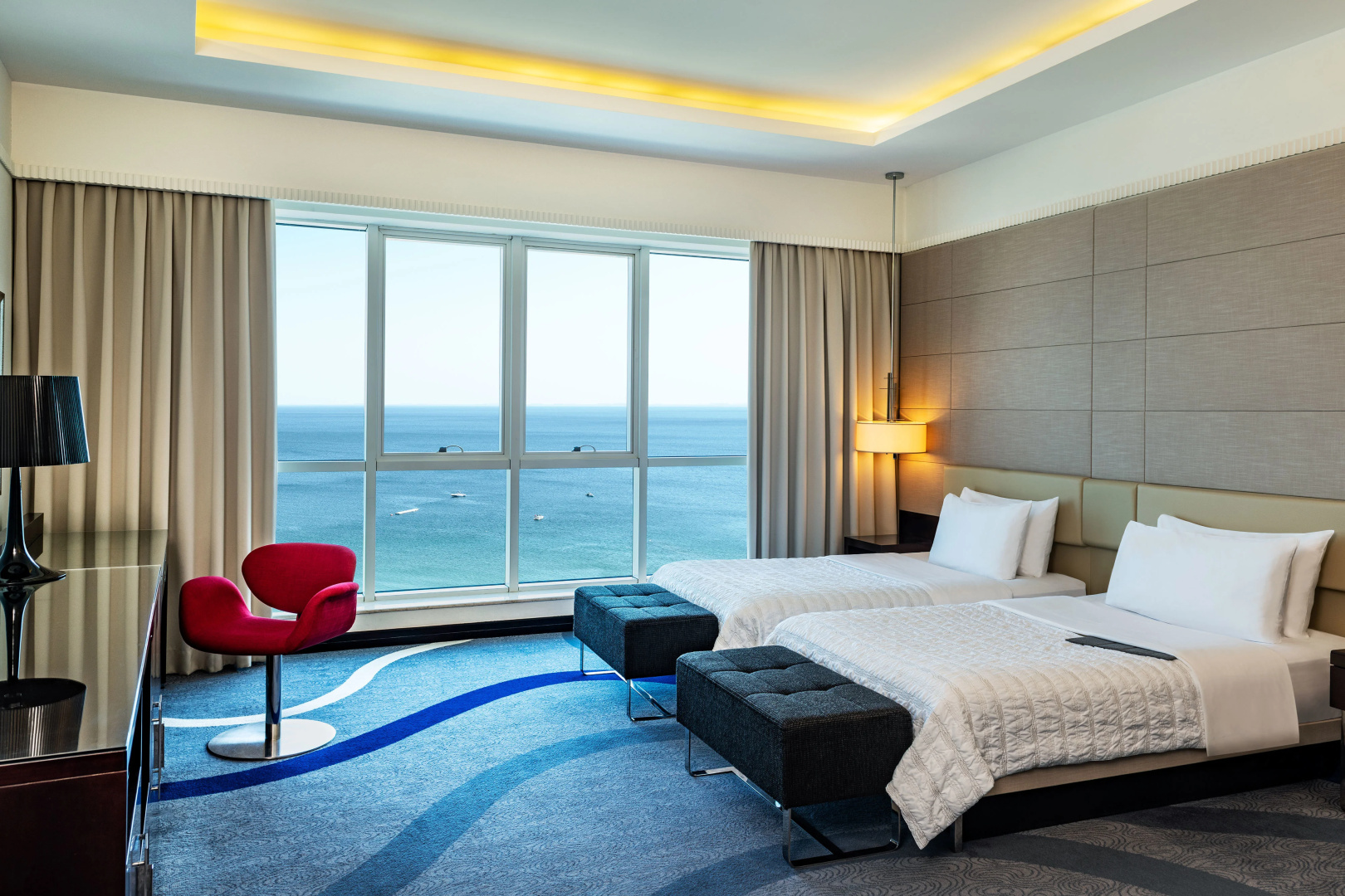 Курортный отель Le Meridien Al Aqah Beach Resort