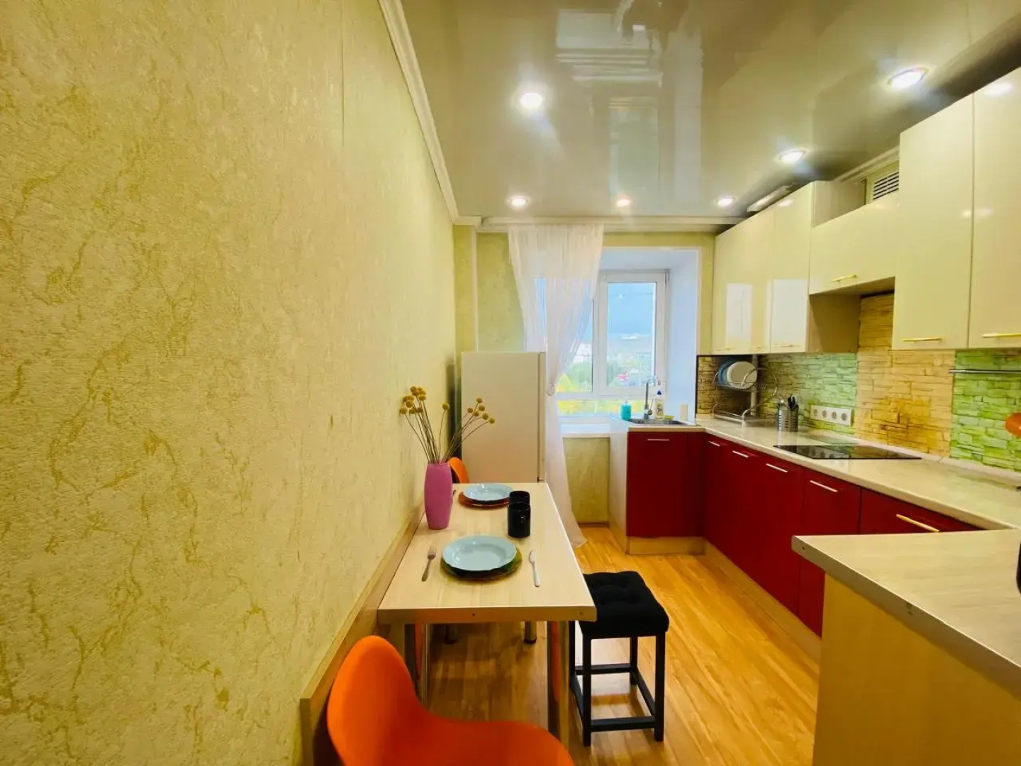 Апартаменты на Кольском 2