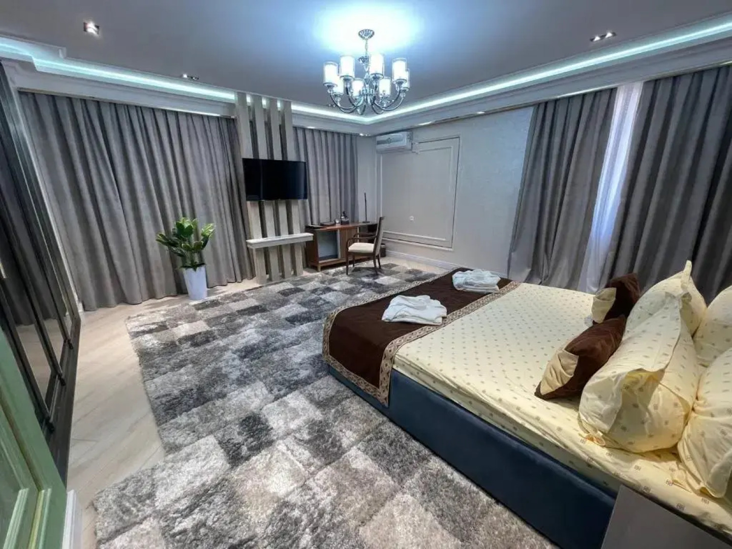 Отель Zarafshon Grand