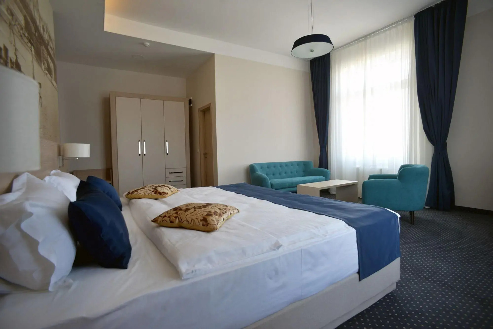 Ночлег и завтрак (B&B) Five Points Square - City Center