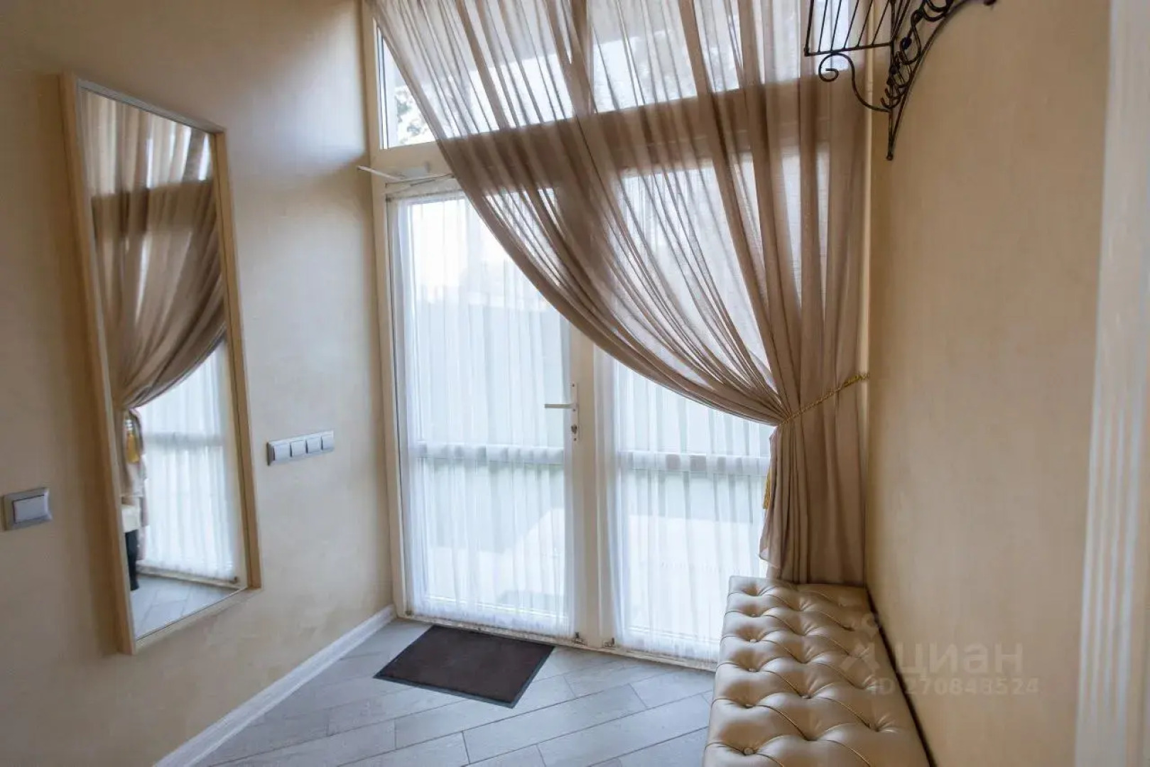 Частный дом у Реки с Баней