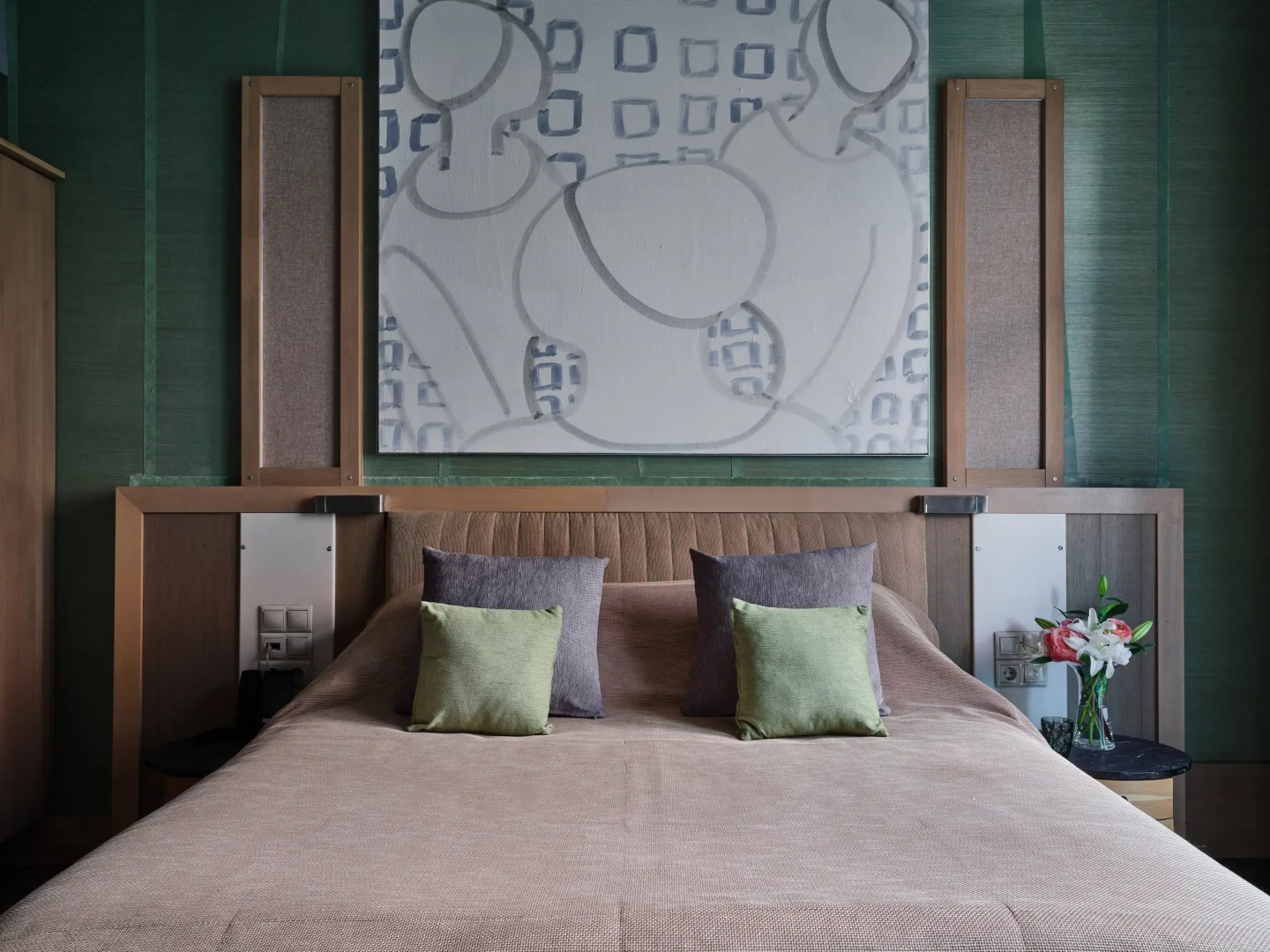 Отель Garden Embassy