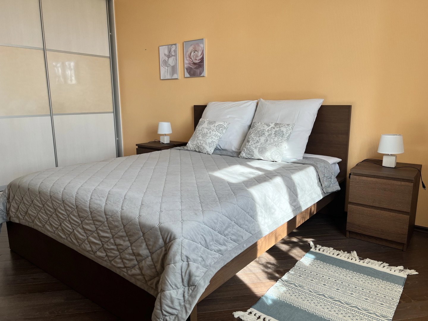 Квартира Просторная Двухкомнатная в Центре Города