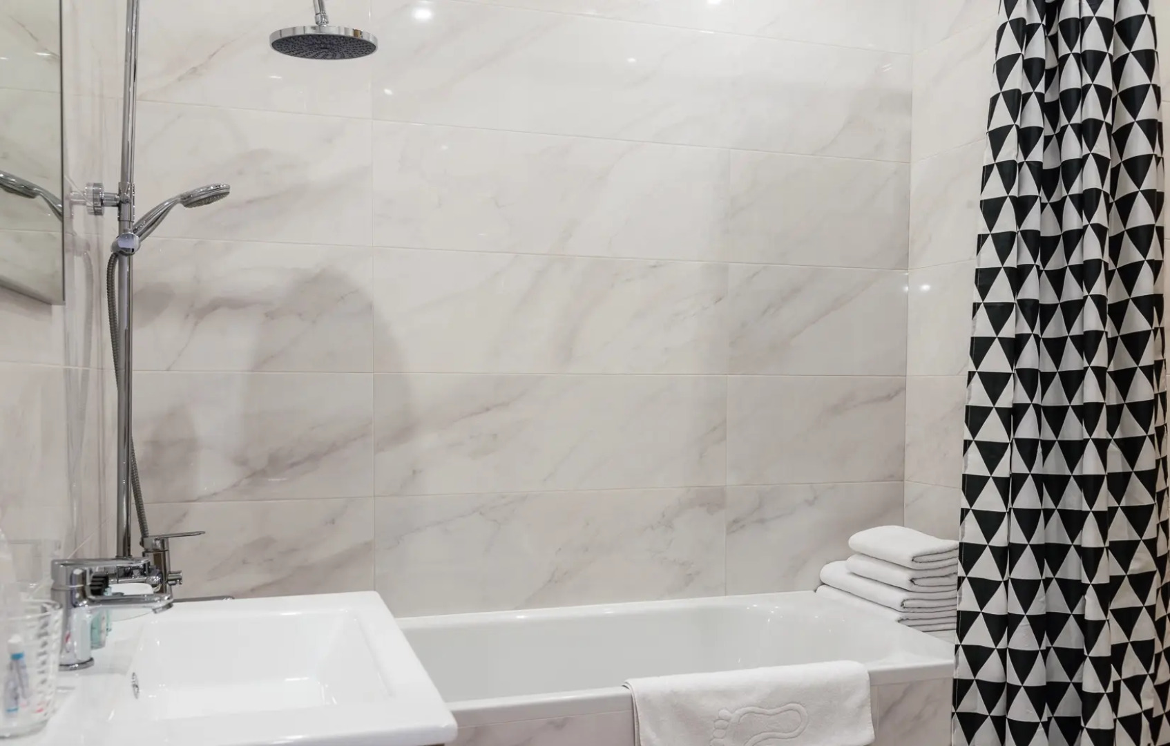 Апартаменты Румер в элитном жилом комплексе с видом на озеро