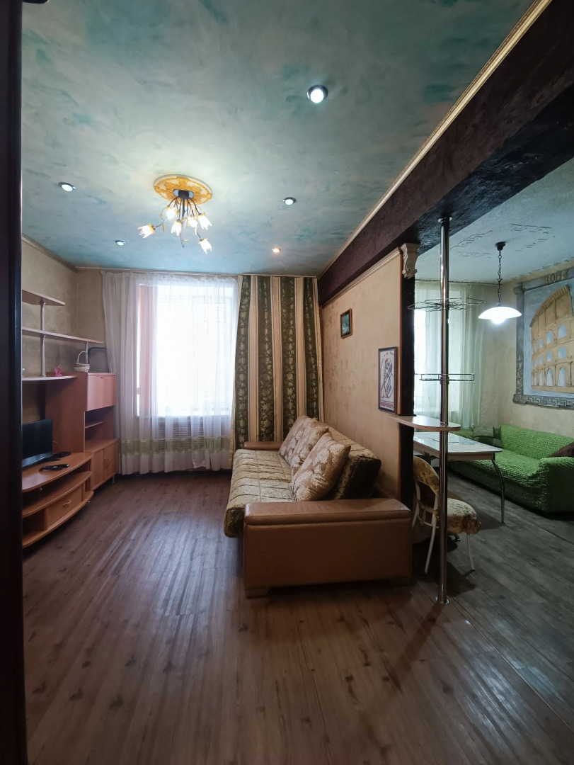 Квартира на Парижской Коммуны 26