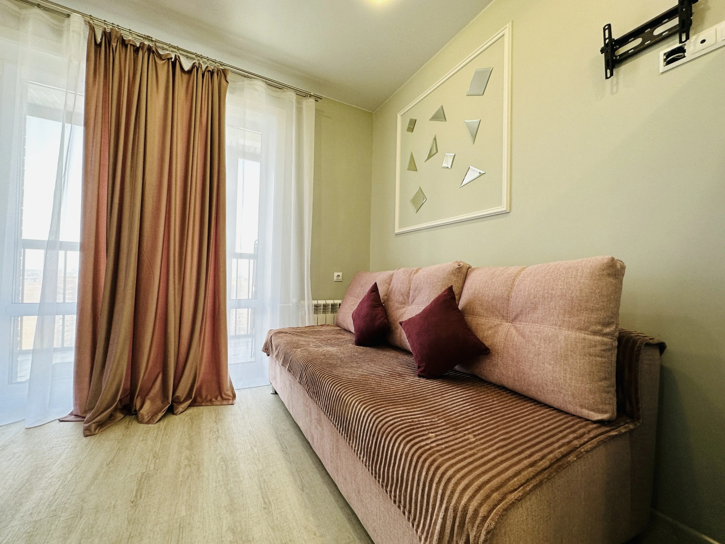 Квартира Nasutki38 люкс Зеркальное отражение