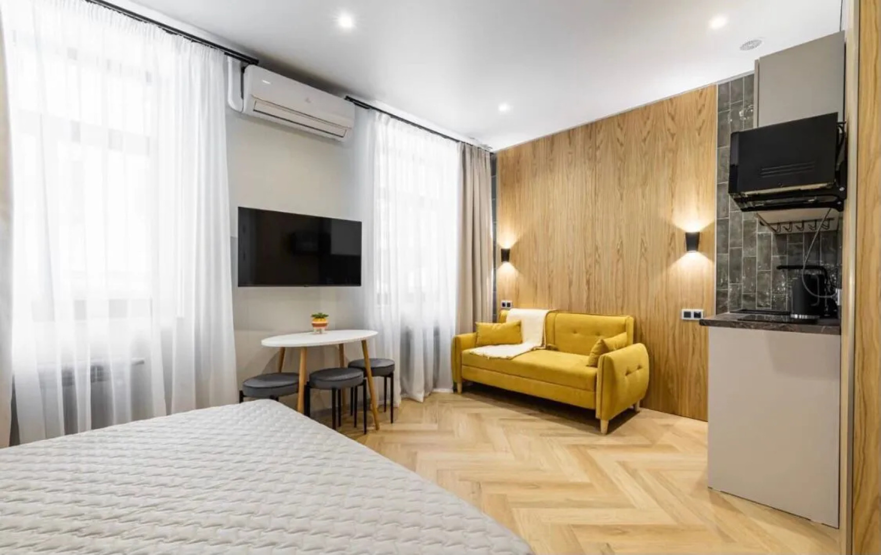 Апартаменты премиум Red Apartments 4-ех местные