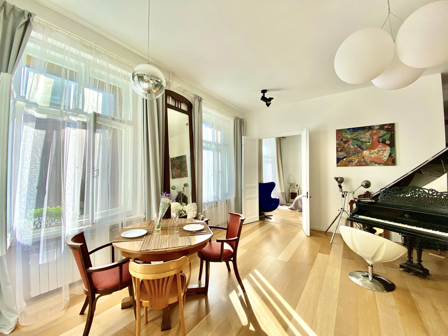 Квартира Art Tolstoy House