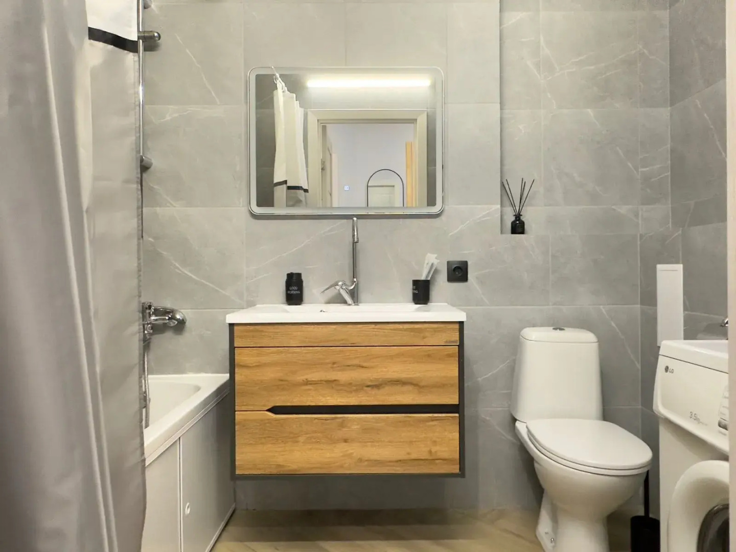 Квартира Премьер Апарт на Татьяны Барамзиной 38