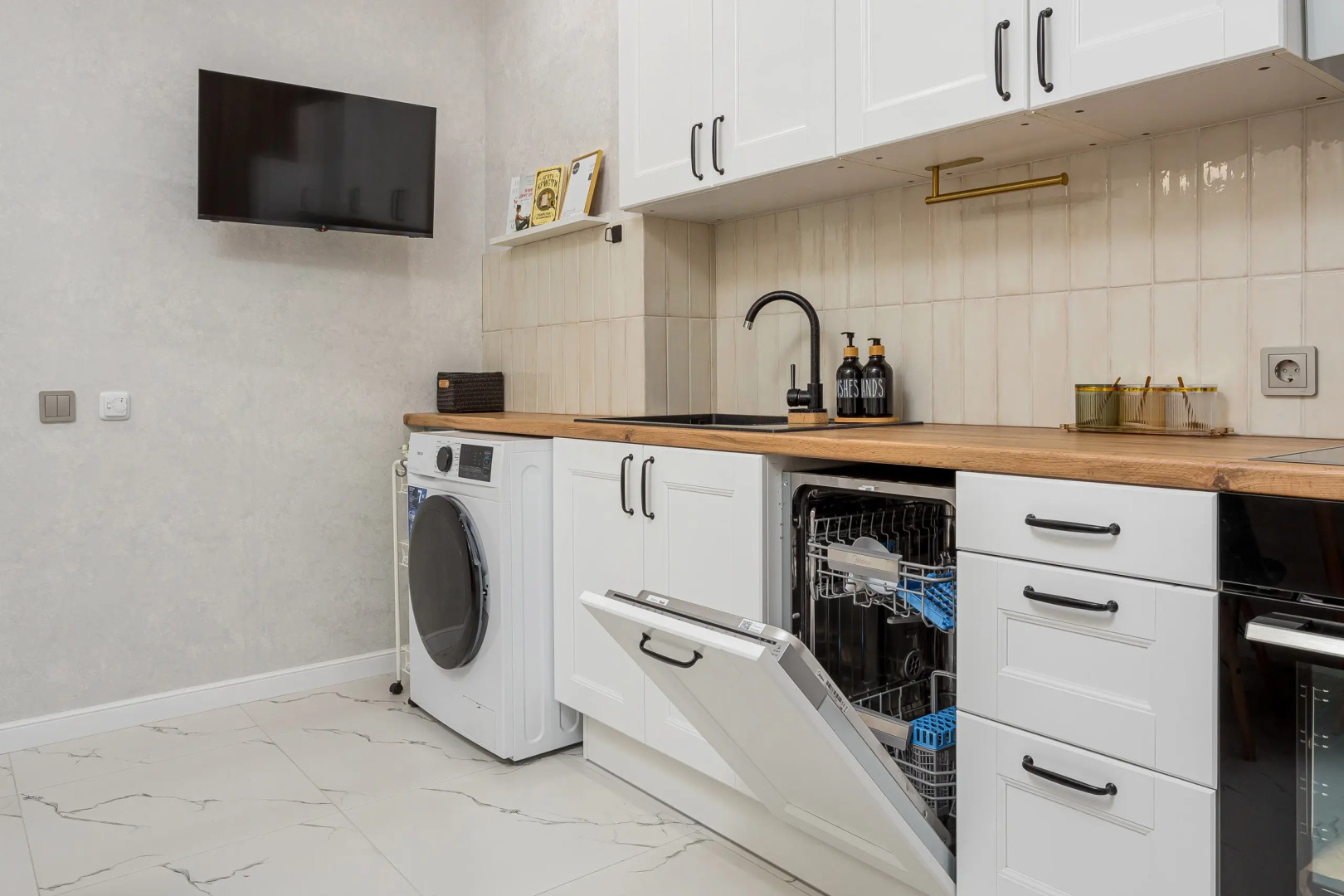 Апартаменты LikeHome Изумрудные Вблизи Парка Галицкого