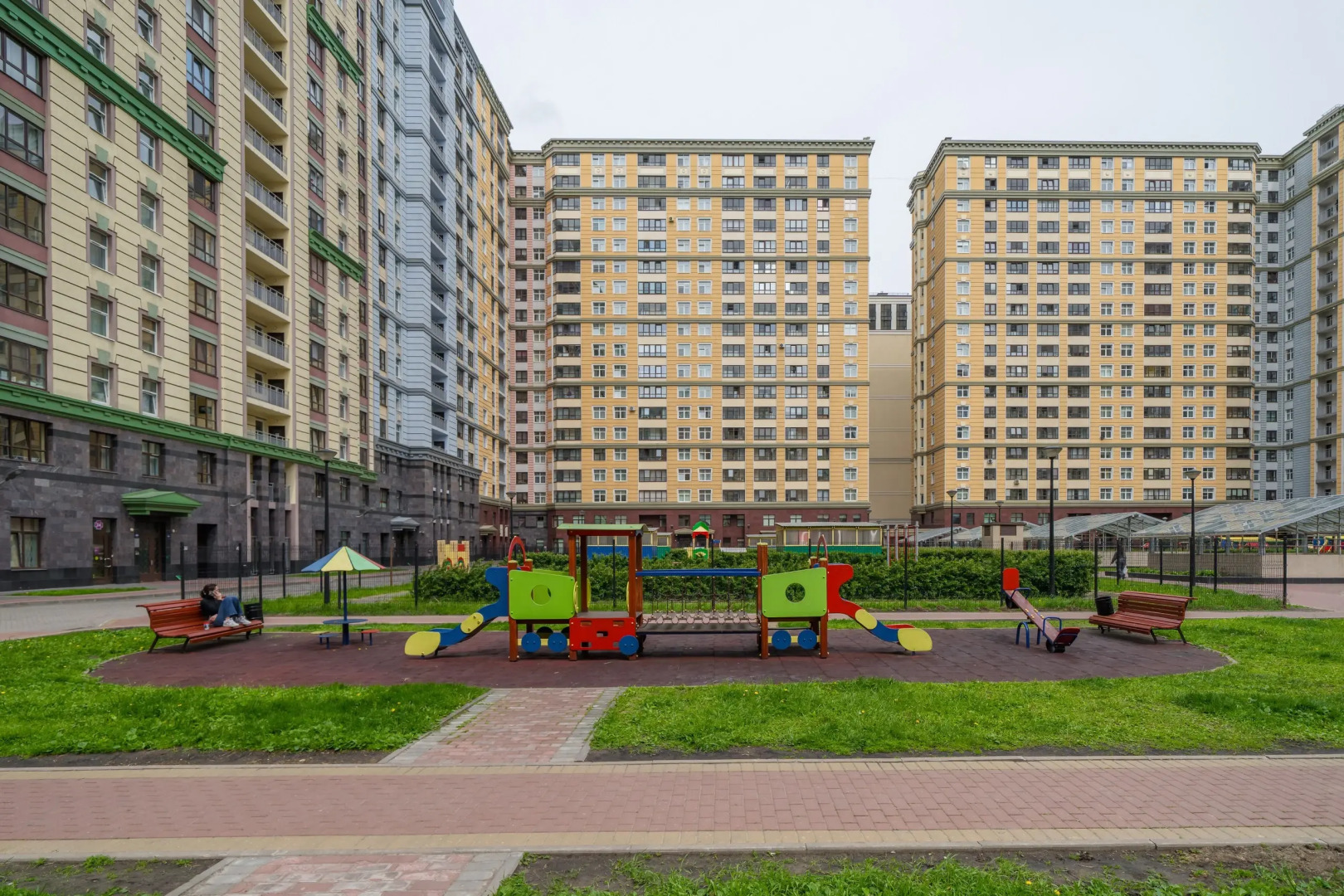 Апартаменты у метро в центре