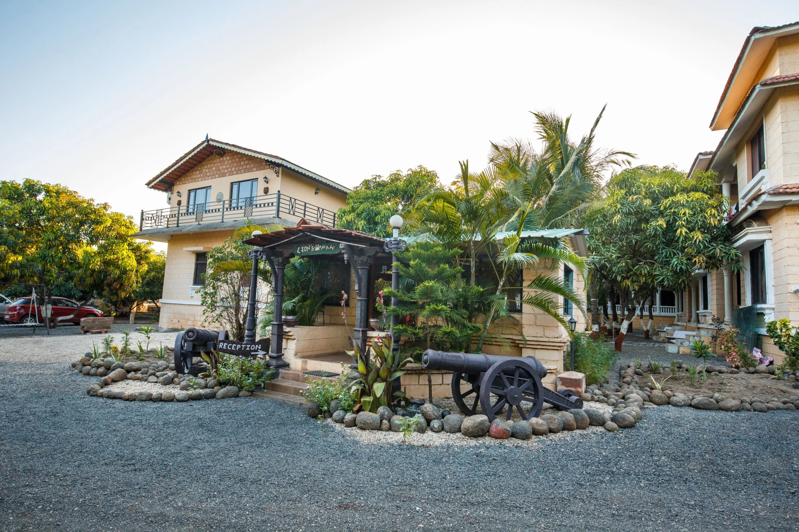 Отель Gir Lions Paw Resort