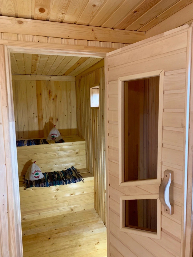 Гостевой дом у озера с видом на монастырь