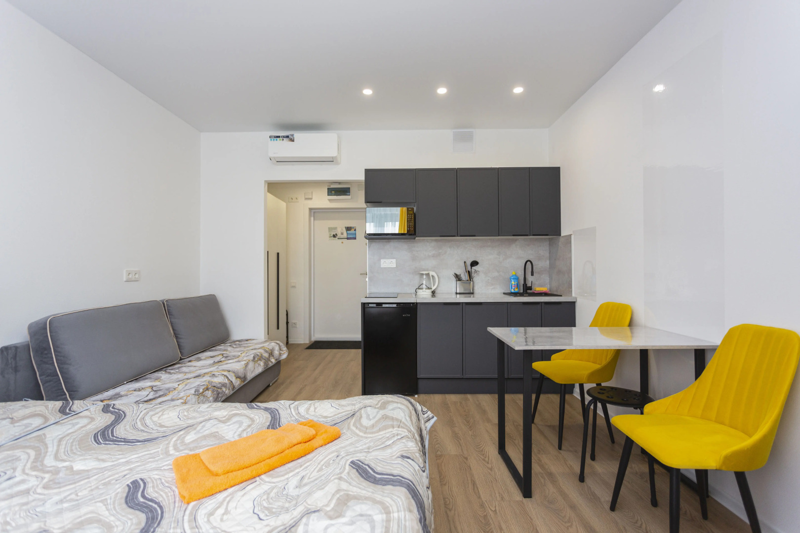 Квартира на Братьев Бромлей 5/2