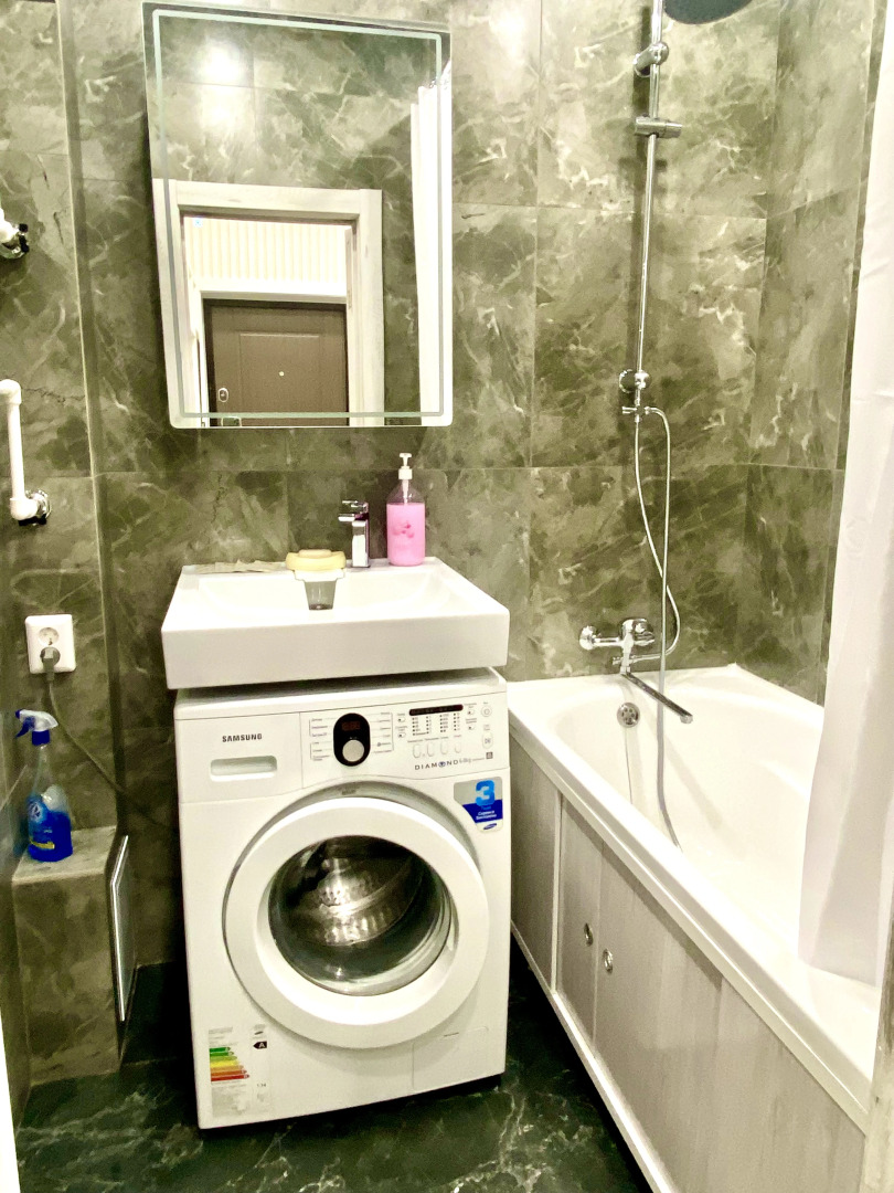 Квартира 2 ком. Рядом Аэропорт и ЖД Вокзал