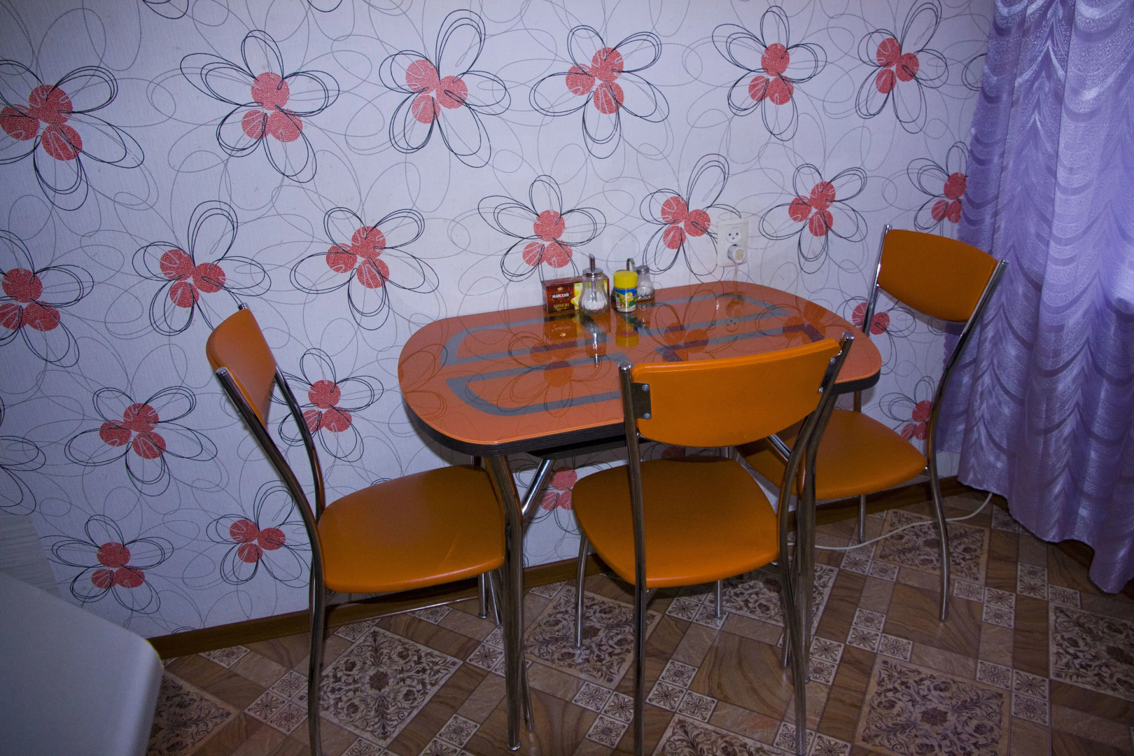 Апартаменты на Парижской коммуны 50