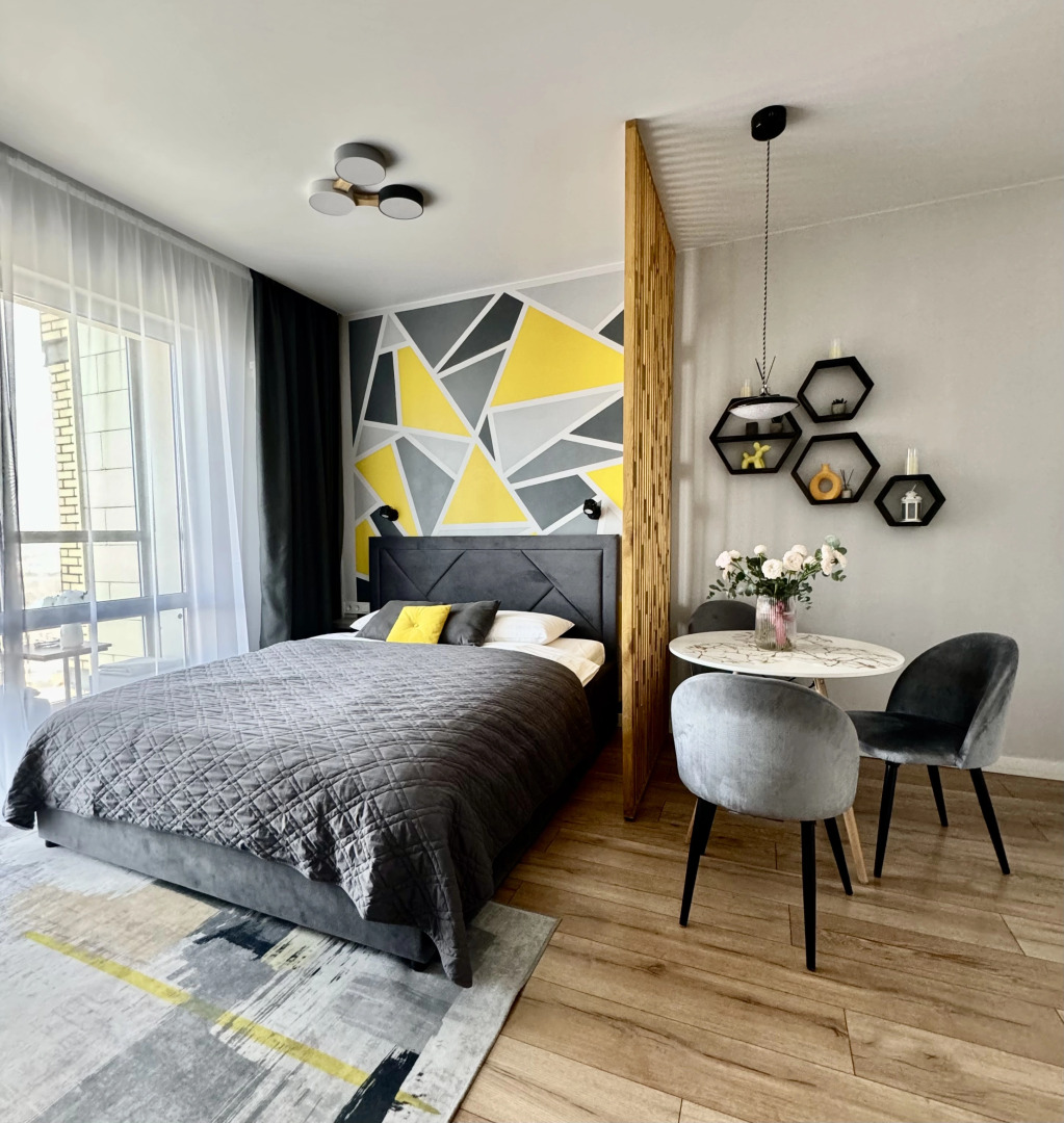 Апартаменты Желтая Студия с панорамным окном