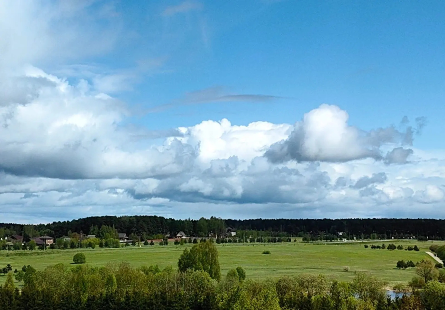 Квартира Современная видовая 1-комнатная квартира у реки в Завидово