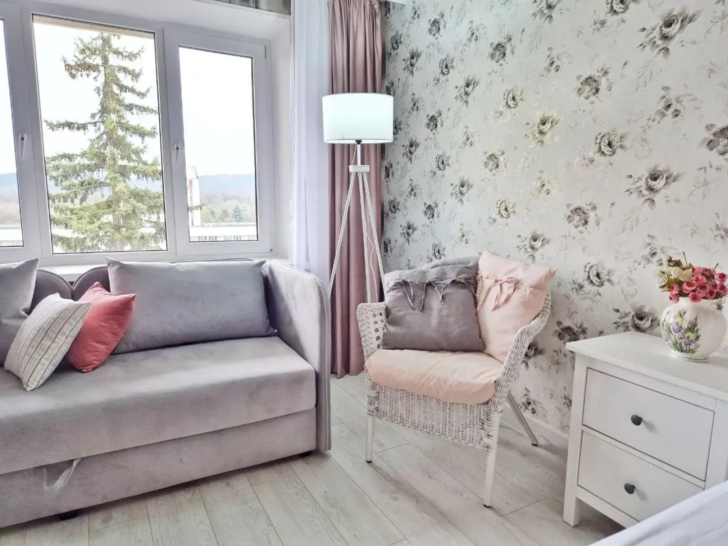 Квартира Однокомнатная Прованс с видом на горы с балкона