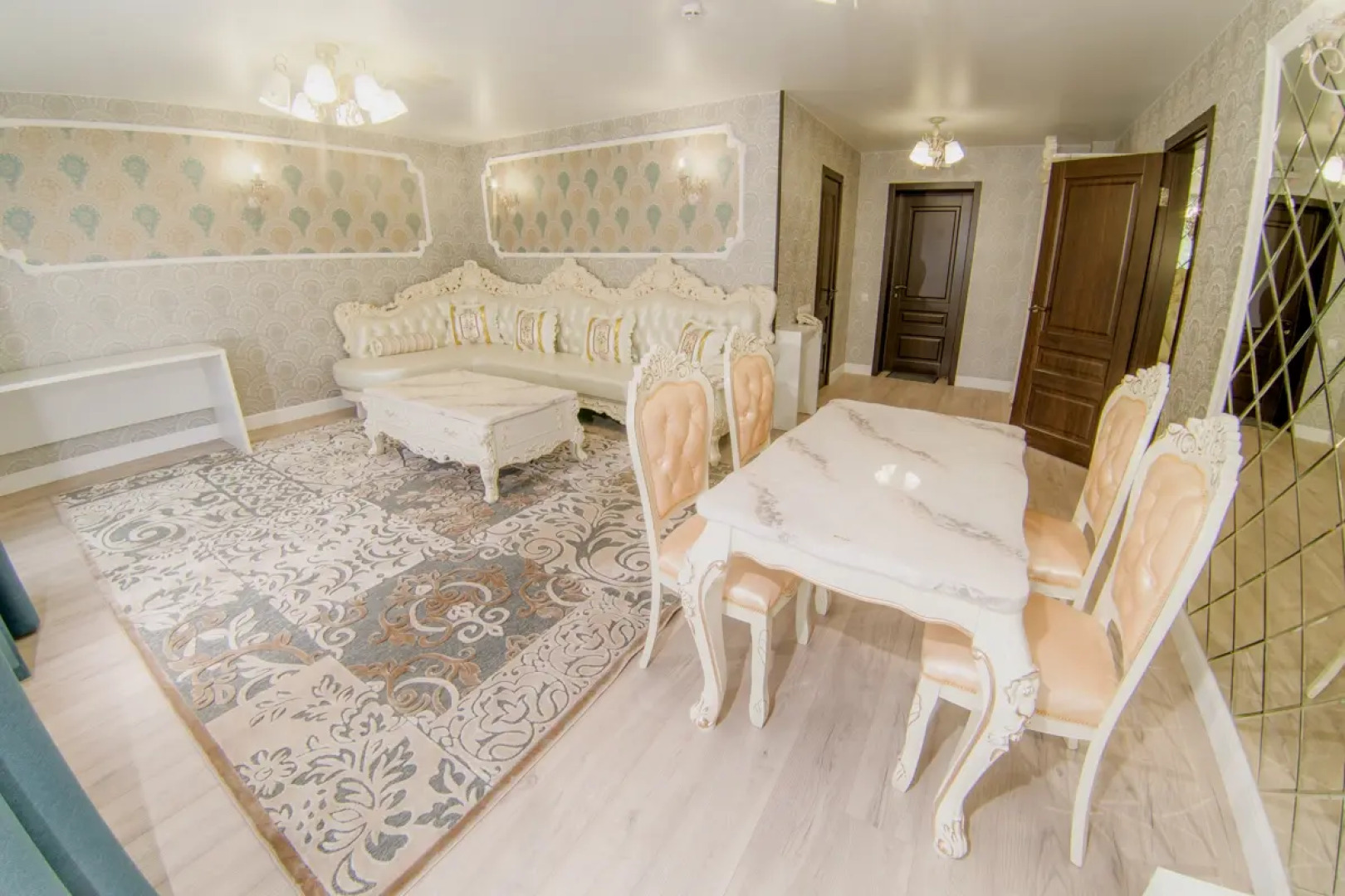 Отель Пилот