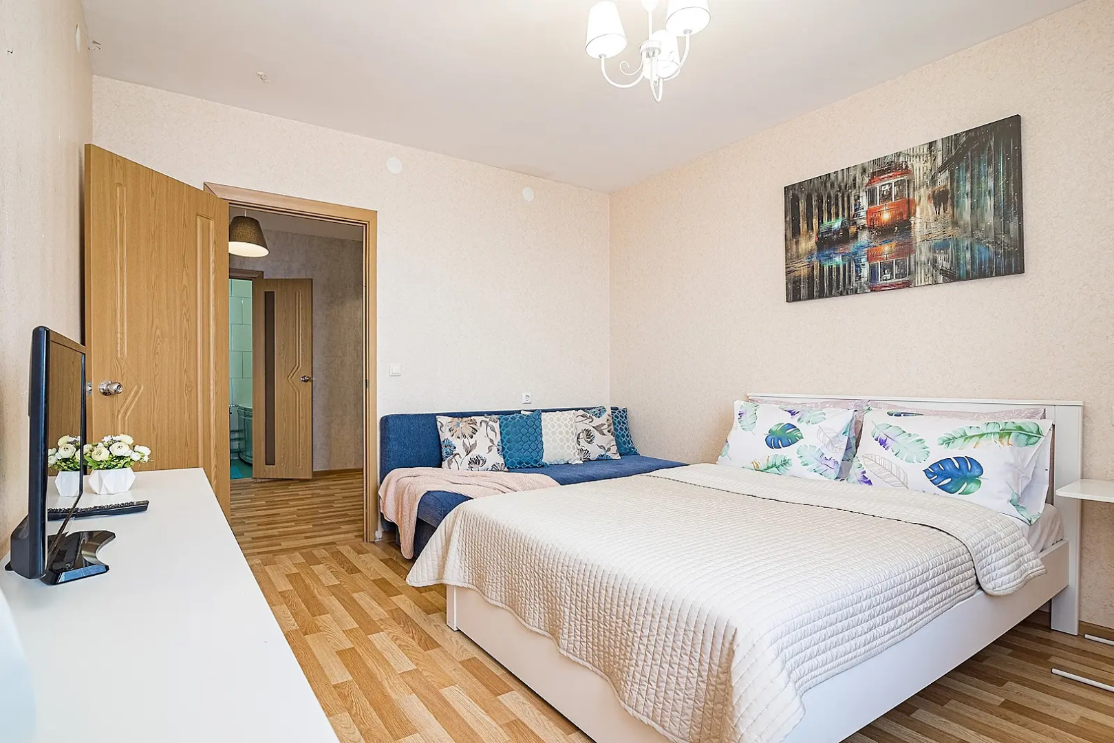 Апартаменты двухкомнатные c видом на Волгу на Волжской набережной  25, м.Cтрелка. Сова-Дом