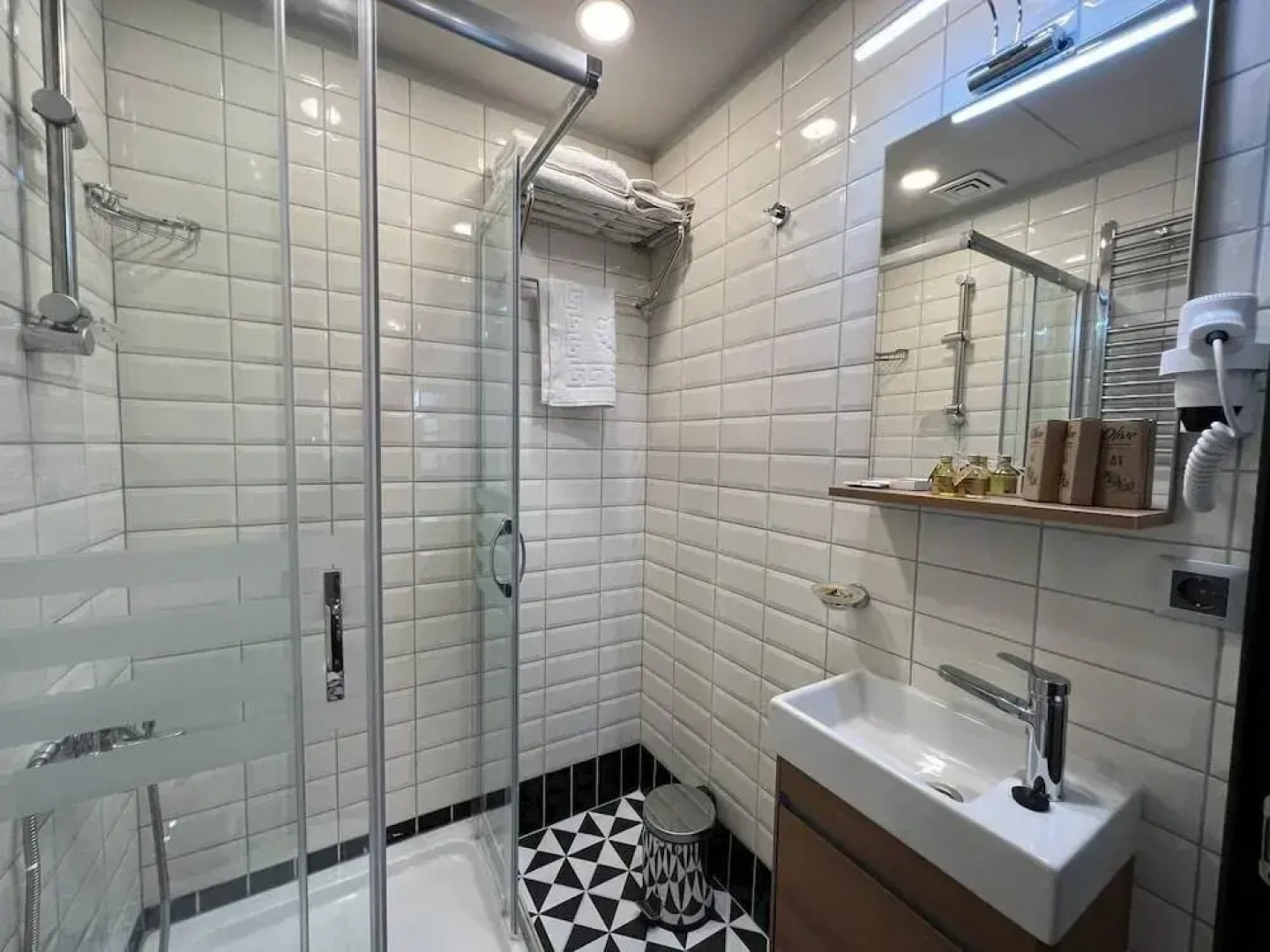 Отель Rafinn Hotel