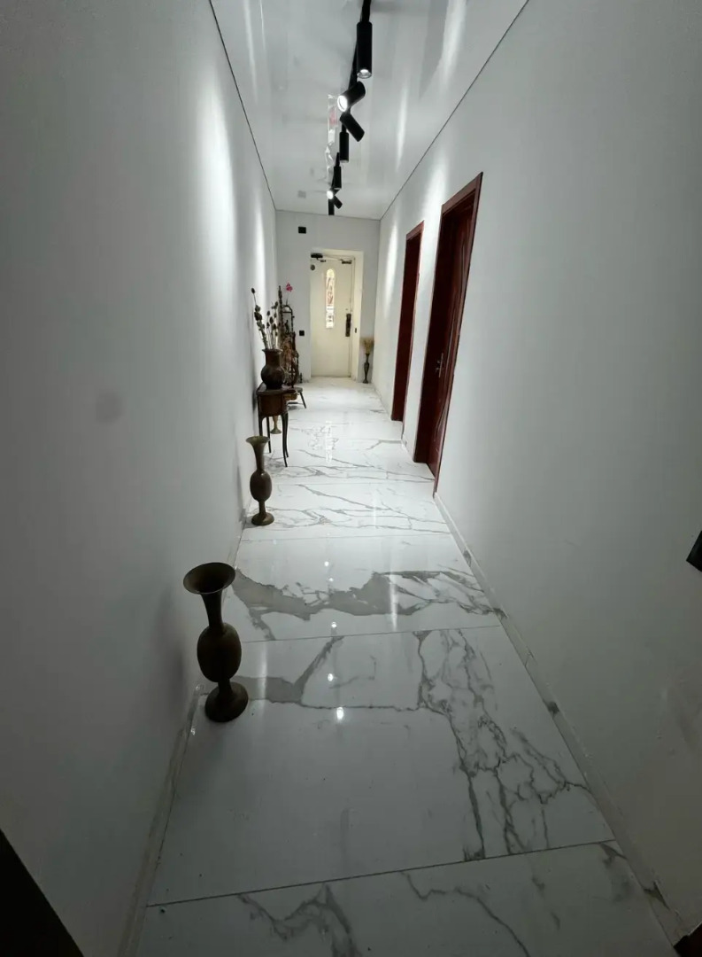 Отель Исака