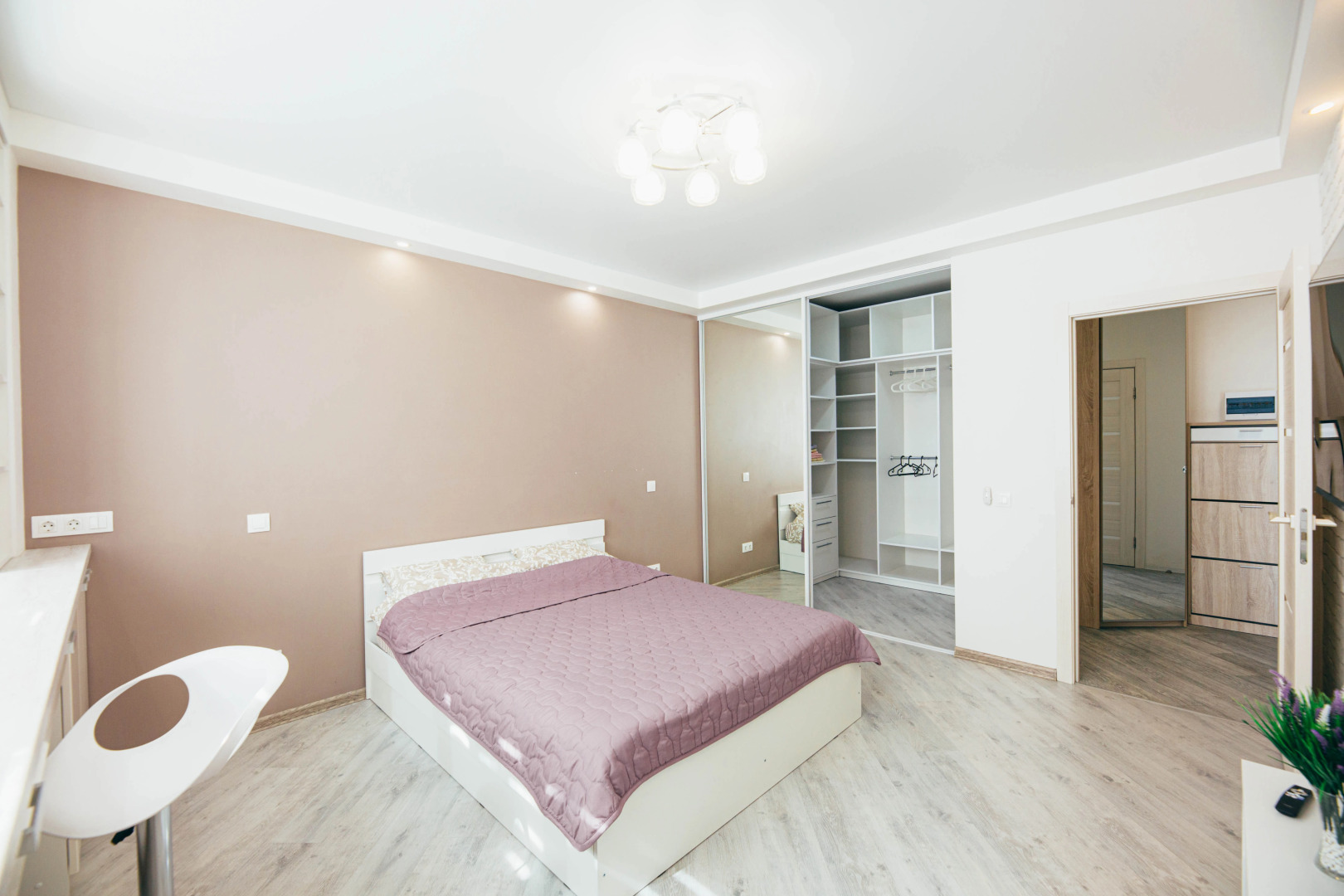 Апартаменты День и Ночь на Согласия