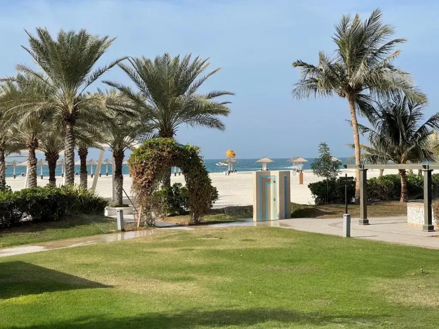 Апарт-отель Al Hamra Palace At Golf&Sea