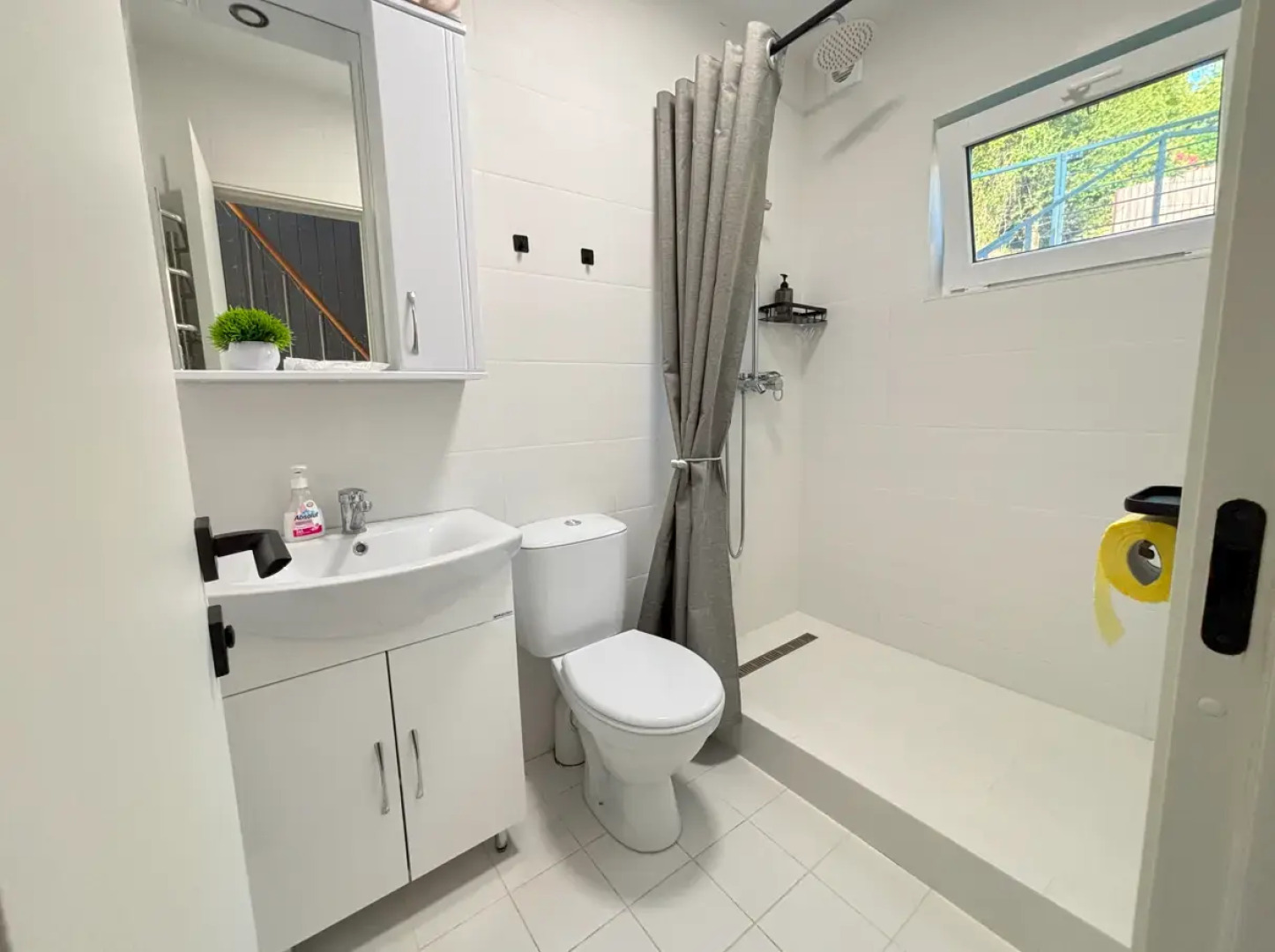 Частный дом у леса