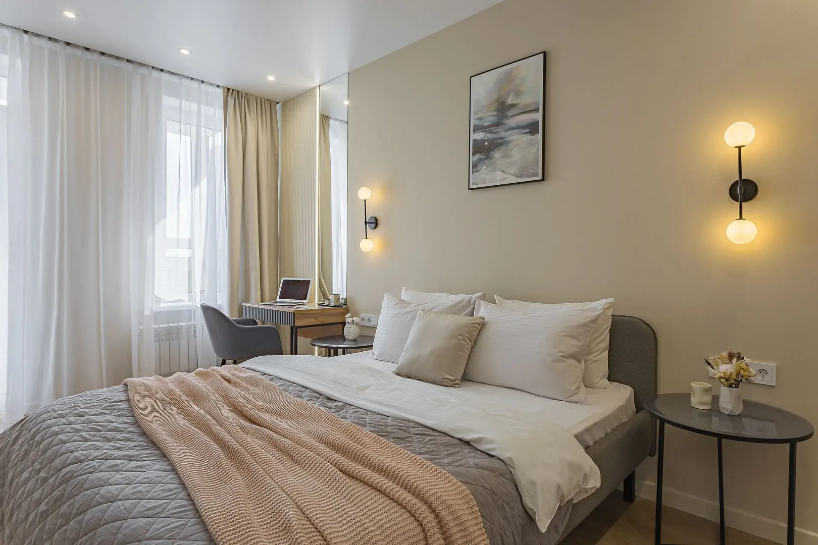 Апартаменты в центре города на улице Б Панина с парковкой Сова-Дом