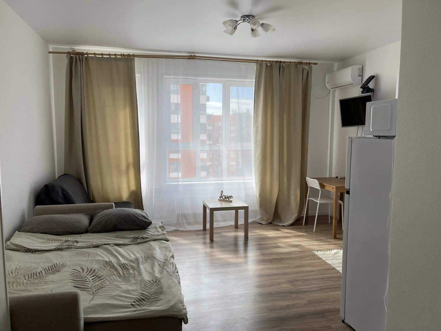 Квартира-студия с панорамными окнами