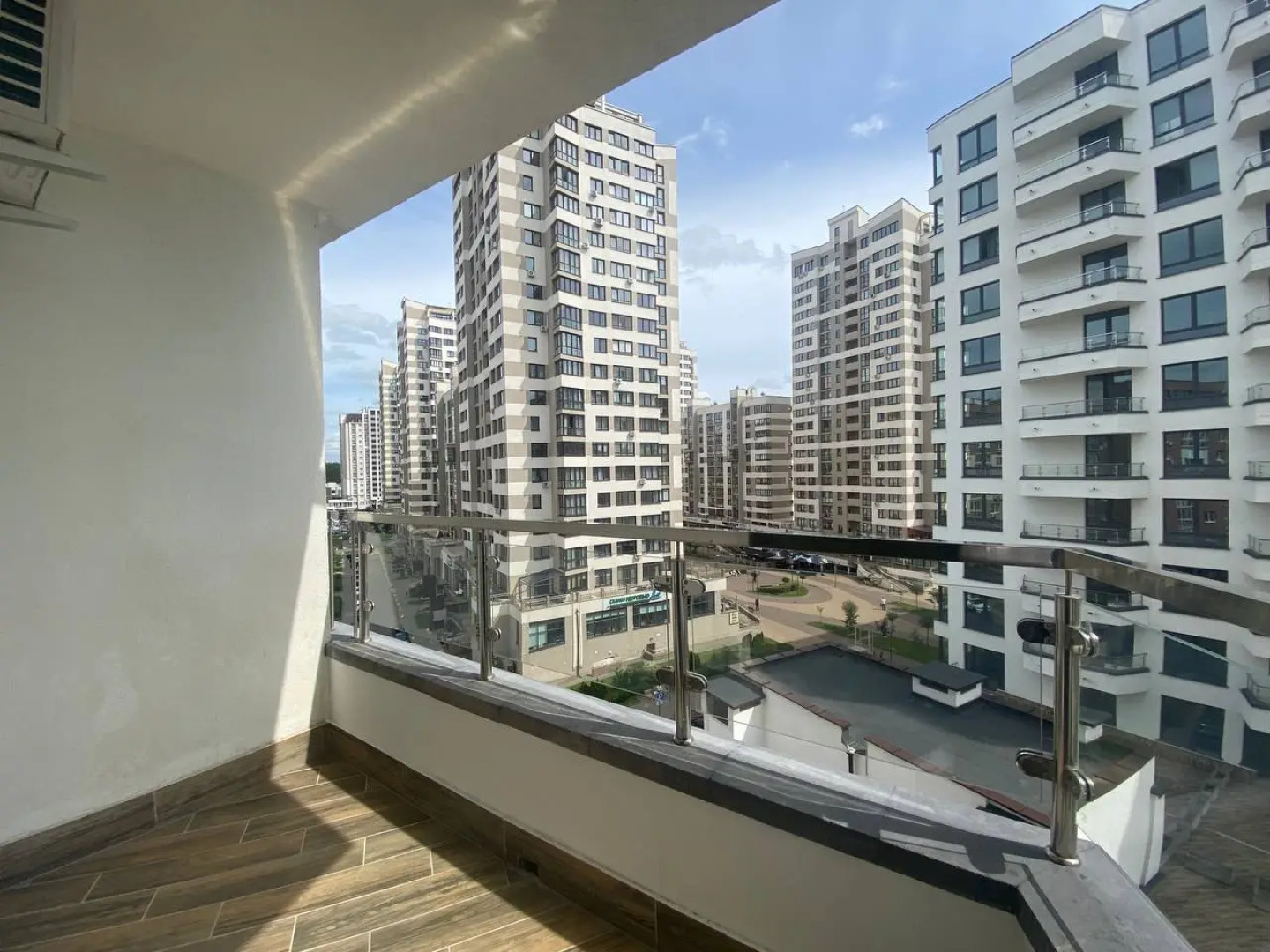 Апартаменты 2-комнатные HomeApart П. Мстиславца, 12