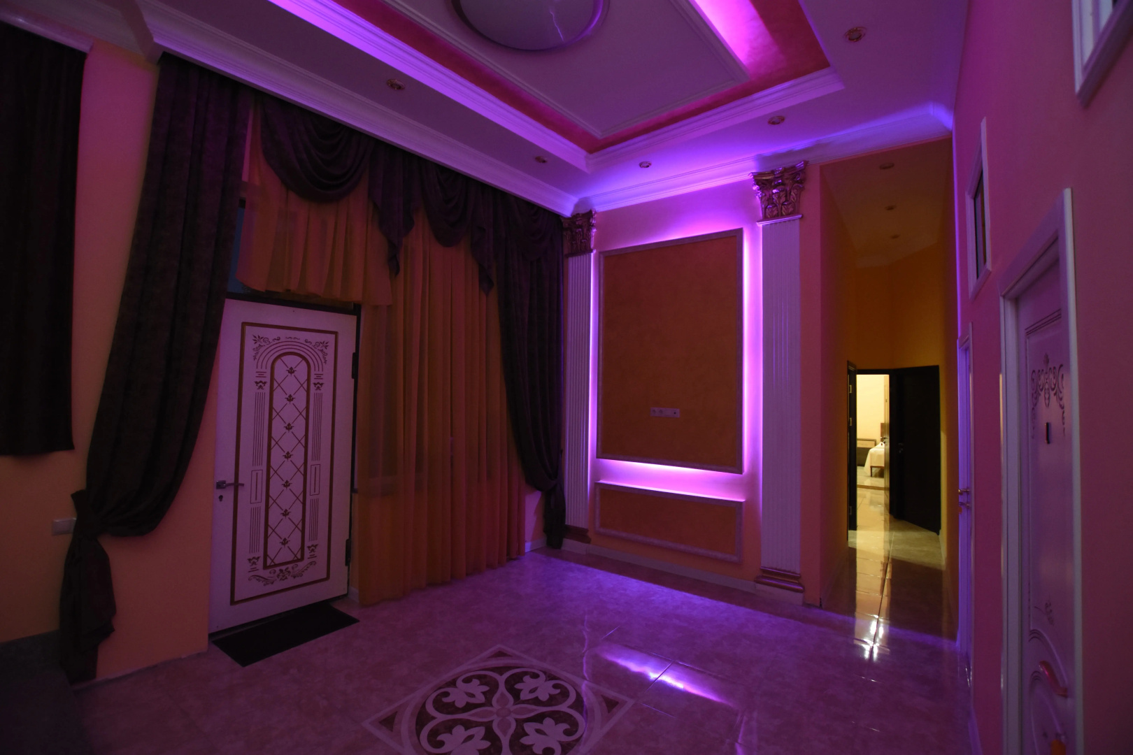 Отель Red Hotel Yerevan