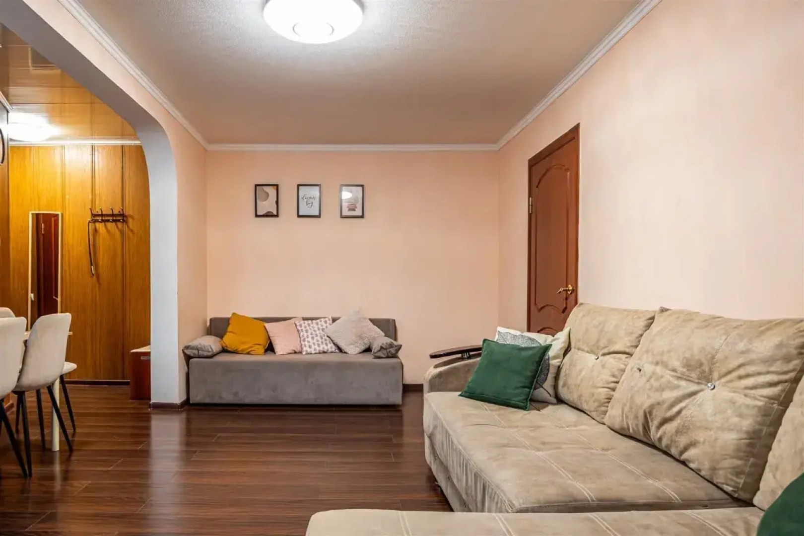 Апартаменты с Балконом и Видом на Город в Тырнаузе от Квартирукинг