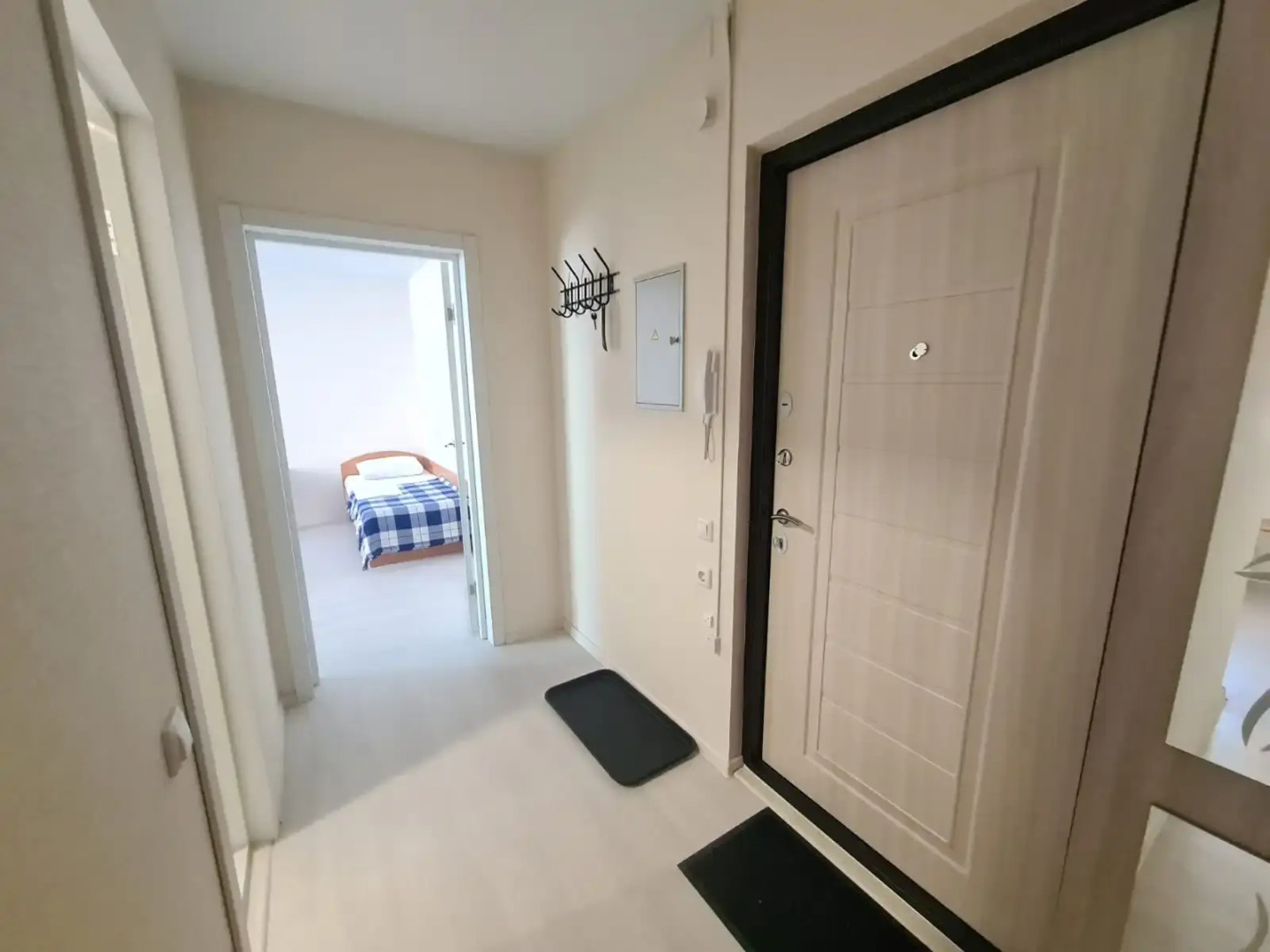 Apartments HomeHotel on Korablestroitelej avenue, bld. 62/1