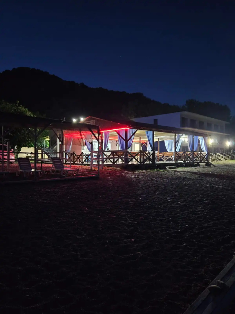 Курортный отель Три тополя