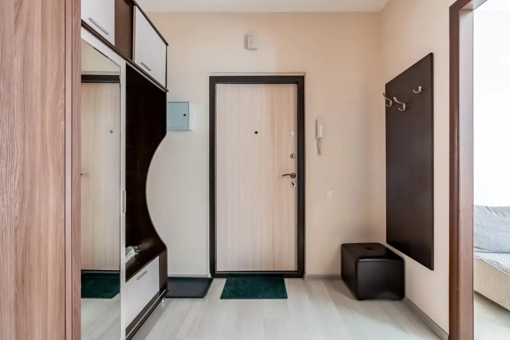 Апартаменты Sergeew Apartments Комфорт с балконом у Невского Проспекта