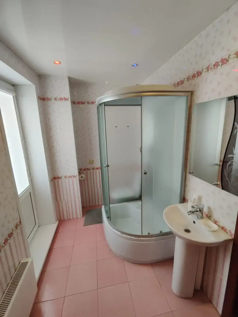 Апартаменты Золотой Шар на Революционной 2